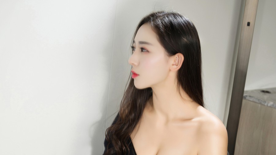 珠海铁骑帮车辆爆胎游客换胎，游客事后发帖感谢：这个城市记住了，以后常来！